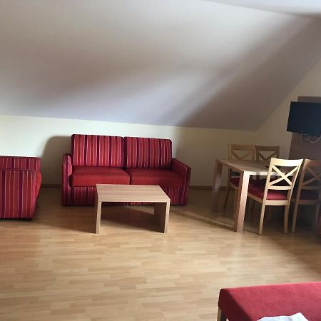 Laupus-Hof Lägenhet Bad Vilbel Exteriör bild